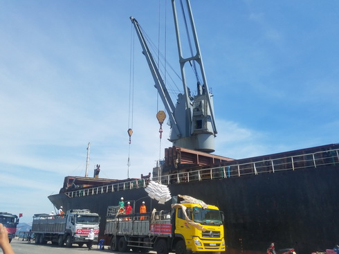 Tàu vận tải biển Rich Ocean 9 cập cảng Cam Ranh