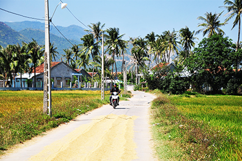 Äoáº¡n ÄÆ°á»ng liÃªn thÃ´n Trung DÃµng 2 vÃ  BÃ¬nh Trung 2 ÄÃ£ Äáº£m báº£o an ninh tráº­t tá»± hÆ¡n khi cÃ³ Äiá»n ÄÆ°á»ng.