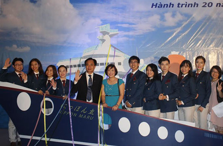 Đoàn đại biểu Việt Nam trên chuyến tàu SSEAYP 2016. Ảnh: Báo Kinh tế và Đô thị
