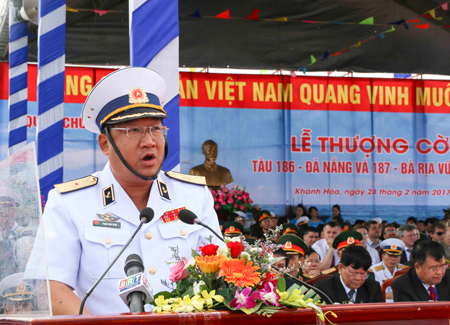 Chuẩn đô đốc Phạm Hoài Nam phát biểu tại lễ thượng cờ.