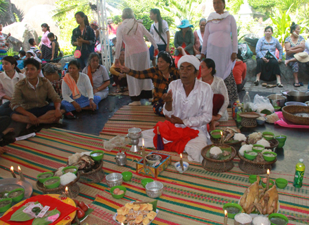 Lễ hội Tháp Bà là dịp để đồng bào người Chăm bày tỏ lòng tưởng nhớ đến Mẹ xứ sở Po Inư Naga