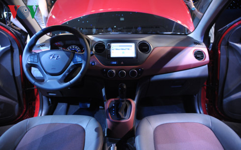Chiếc xe được trang bị những công nghệ tiên tiến và tính năng an toàn hàng đầu phân khúc.