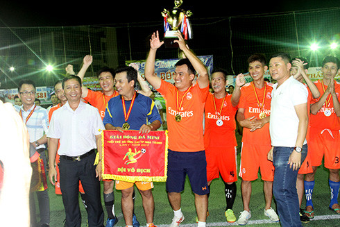 Đội bóng Hà Tĩnh  tại huyện Khánh Vĩnh đoạt chức vô địch