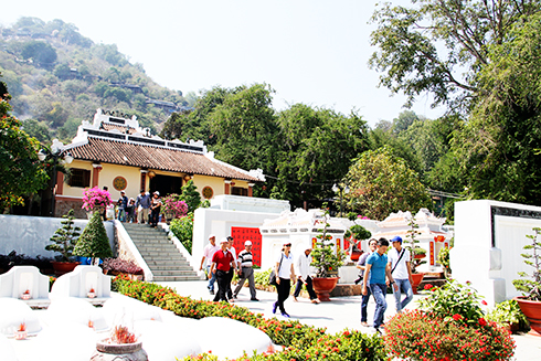 Di tích lăng Thoại Ngọc Hầu, một điểm du lịch nổi tiếng ở An Giang