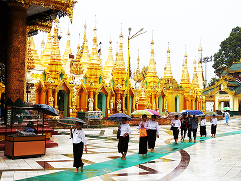 Mưa chiều ở chùa Shwedagon