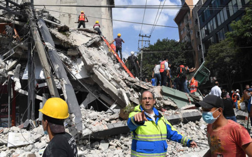 Cứu hộ động đất ở thành phố Mexico. Ảnh: Getty.
