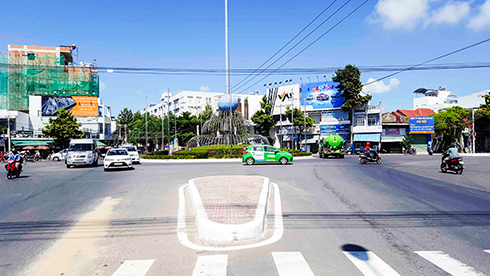 Khu vực vòng xuyến đường Lê Hồng Phong giao với Đại lộ Nguyễn Tất Thành đã xảy ra một số vụ tai nạn giao thông