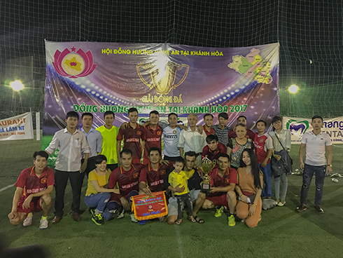 Đội bóng đoạt chức vô địch giải.