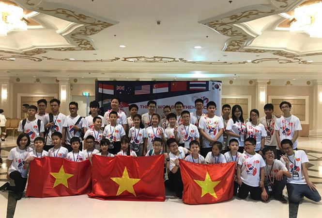 Toàn đoàn Việt Nam tham dự kỳ thi vô địch các đội tuyển Toán thế giới (WMTC). Ảnh: BTC.