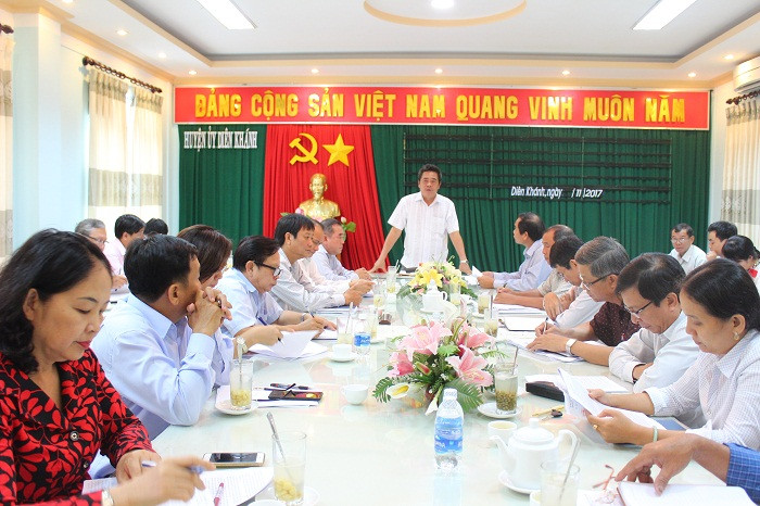 Đồng chí Lê Thanh Quang phát biểu chỉ đạo tại buổi làm việc với Huyện ủy Diên Khánh