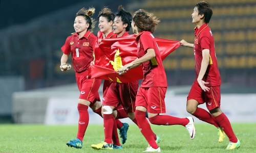 Các cầu thủ nữ Việt Nam không gặp may khi rơi vào bảng đấu toàn những đàn chị đẳng cấp. Ảnh: Đức Đồng.