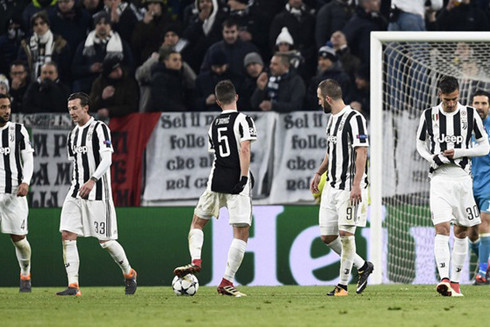 Juventus không thể đứng vững trước sức trẻ của Tottenham.