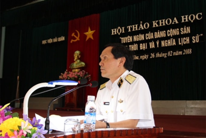 Chuẩn Đô đốc Phạm Văn Luyện - Chính ủy Học viện Hải quân phát biểu khai mạc hội thảo.