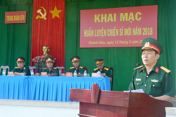 Đại tá Lê Công Chín – Phó Chỉ huy trưởng, Tham mưu trượng Bộ CHQS tỉnh phát biểu chỉ đạo.