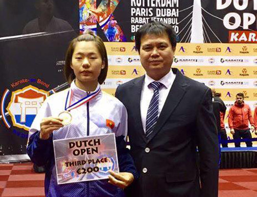 Nguyễn Thị Ngoan  "mở hàng " huy chương cho Karate Việt Nam trong năm 2018.
