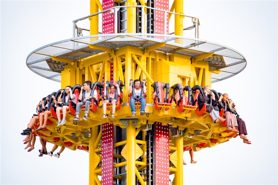 Tháp - Swiss Tower cao nhất Việt Nam sẽ mang đến cảm giác sợ hãi lẫn thăng hoa tột cùng cho người chơi khi lao từ đỉnh 80 m xuống