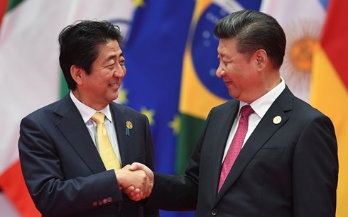 Thủ tướng Nhật Bản Shinzo Abe (trái) và Chủ tịch Trung Quốc Tập Cận Bình (phải). Ảnh: Pinterest.