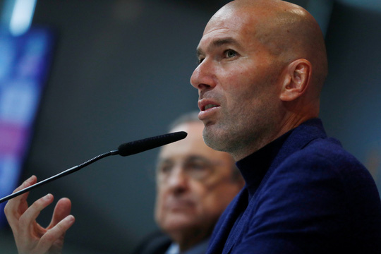 Zidane tuyên bố từ chức khiến tất cả ngỡ ngàng, đặc biệt là Chủ tịch F.Perez Ảnh: REUTERS