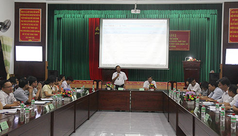 Phó Giám đốc Sở Nội vụ  Nguyễn Trọng Thái phát biểu tại hội nghị.