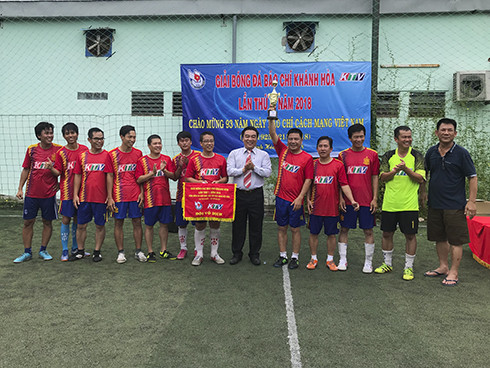 Đội bóng Đài Phát thanh và Truyền hình Khánh Hòa đoạt chức vô địch