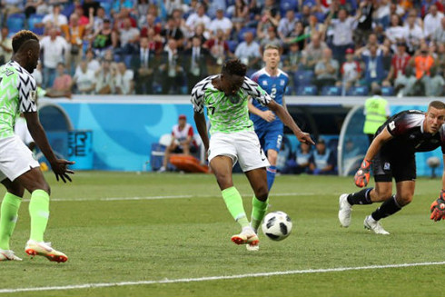 Đội tuyển Nigeria đã vượt qua đội tuyển Iceland bằng thể lực vượt trội.
