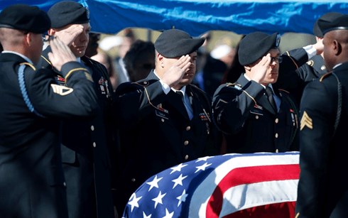 Thi hài một lính Nỹ mất tích trong Chiến tranh Triều Tiên được đưa về Mỹ. Ảnh: AP