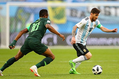 Đội tuyển Argentina đã có trận thắng đầy kịch tính trước đội tuyển Nigeria để giành vé vào vòng 2.