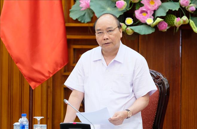 Thủ tướng Nguyễn Xuân Phúc chủ trì cuộc họp Thường trực Chính phủ. Ảnh: VGP