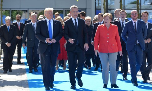 Chi phí quân sự phủ bóng đen lên Hội nghị Thượng đỉnh NATO