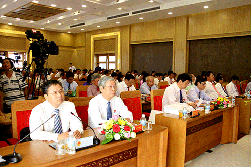 Các đại biểu về tham dự kỳ họp
