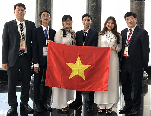 Đoàn Olympic Sinh học quốc tế 2018 của Việt Nam. 