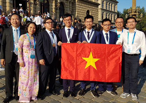 Đội tuyển Việt Nam tham dự Olympic Hóa học quốc tế 2018.