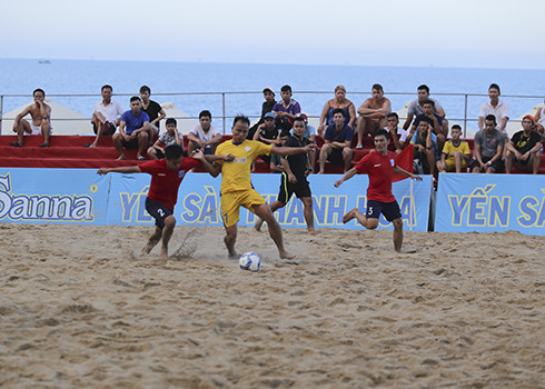 Trận chung kết giữa 2 đội Sanest Khánh Hòa và VietFootbal