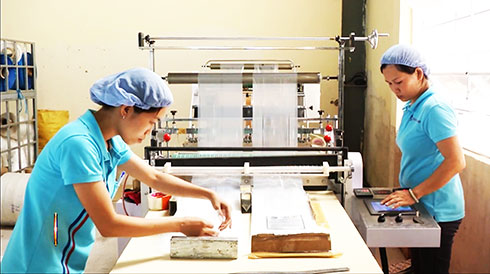 Một công đoạn sản xuất màng nhựa của Công ty TNHH Hải Nam.