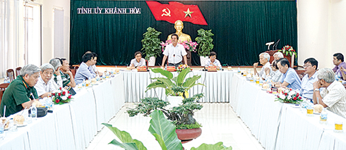 Ông Lê Thanh Quang phát biểu tại buổi gặp mặt. 