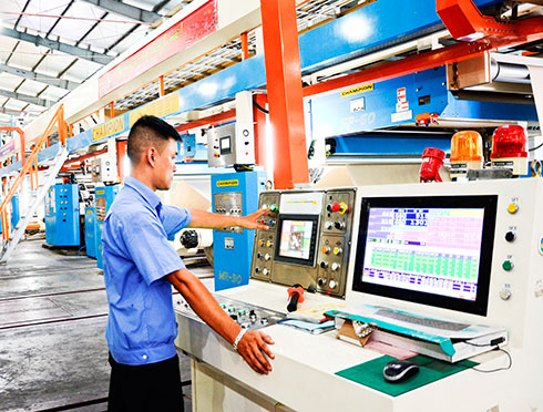 Sản xuất tại Công ty Cổ phần Đông Á (đơn vị thành viên của Khatoco).