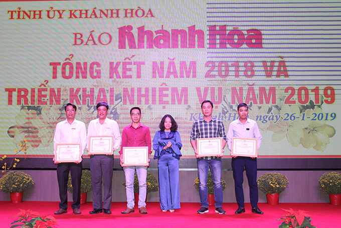 Khen thưởng chiến sĩ thi đua cấp cơ sở năm 2018