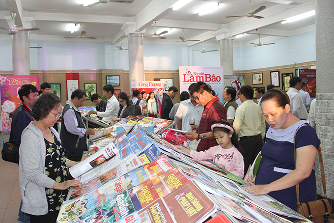 Đông đảo độc giả đã đến tham dự Hội Báo xuân 2019. 
