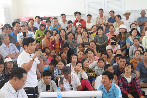 Người dân đóng góp ý kiến cho đồ án tại cuộc họp lấy ý kiến cộng đồng khu dân cư