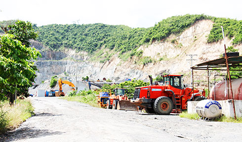 Dự án Khu nhà ở Hòn Thị là mỏ đá khai thác hơn 20 năm nay.