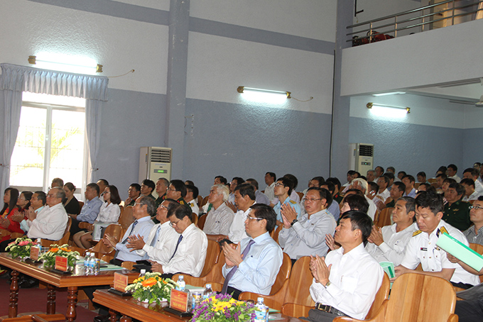 Các đại biểu tham dự hội nghị.