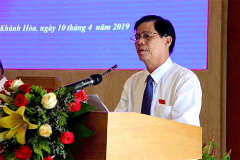 Ông Nguyễn Tấn Tuân phát biểu khai mạc kỳ họp