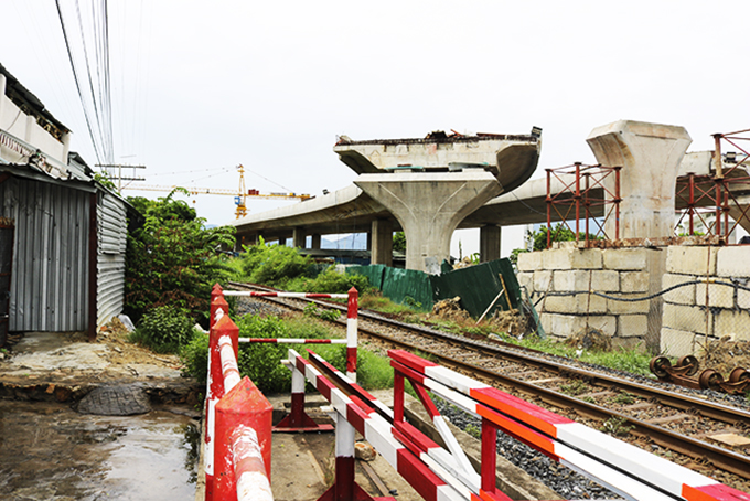 Dự án đường Vành đai 2 chậm tiến độ vì vướng thu hồi đất.