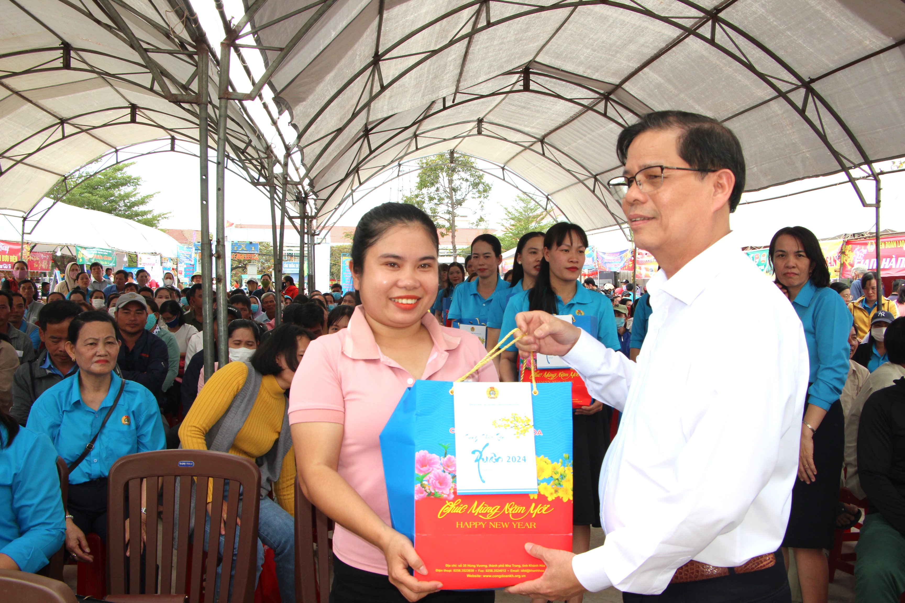 Tết sum vầy, xuân ấm áp