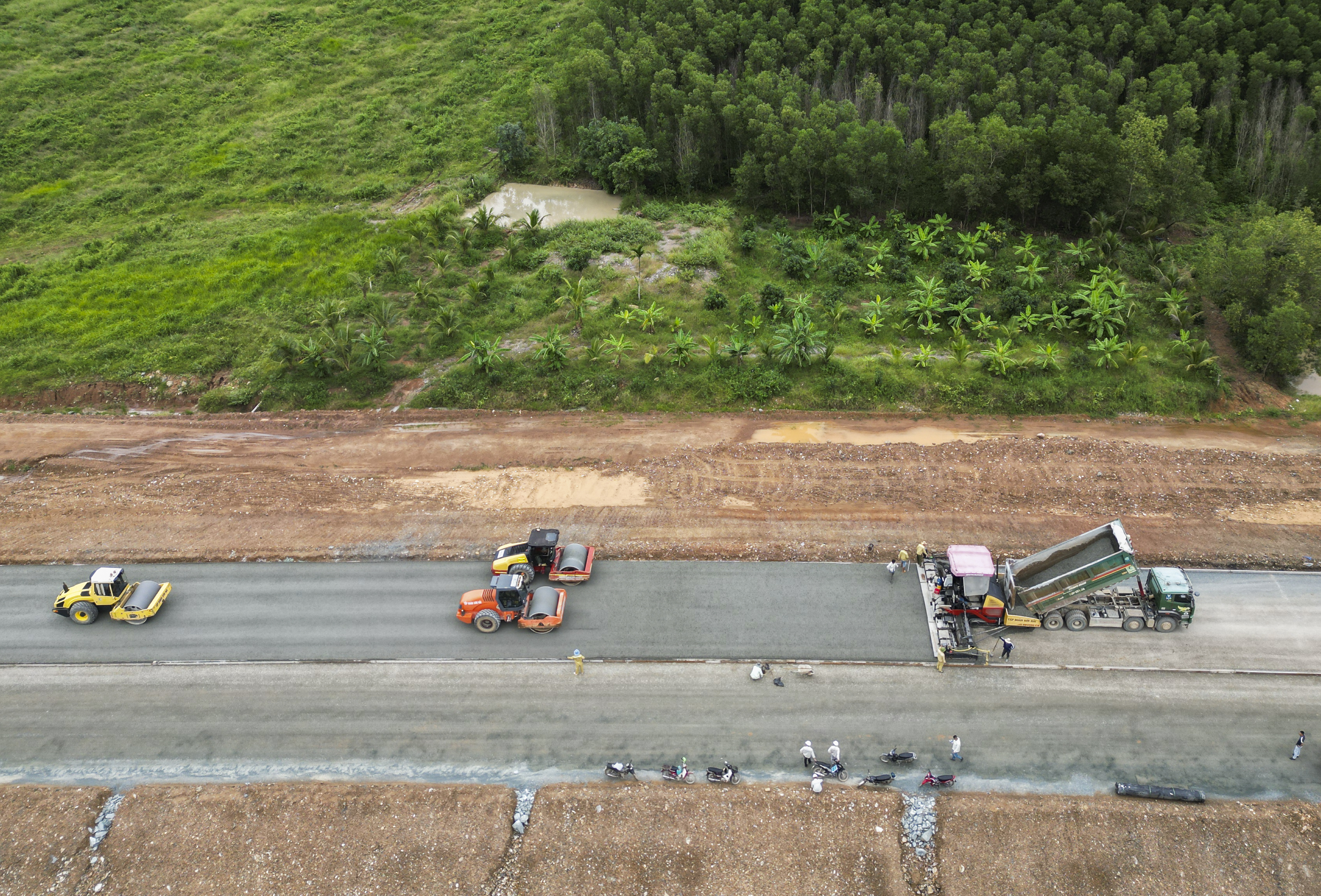 Tập đoàn Sơn Hải: Bảo hành 10 năm đối với đoạn tuyến đường bộ cao tốc Vân Phong - Nha Trang do đơn vị thi công