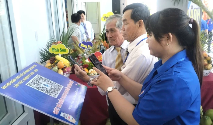 Đẩy mạnh chuyển đổi số để phát triển