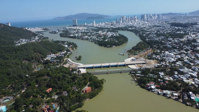 Công trình đập ngăn mặn trên Sông Cái Nha Trang: Phấn đấu hoàn thành trong tháng 3