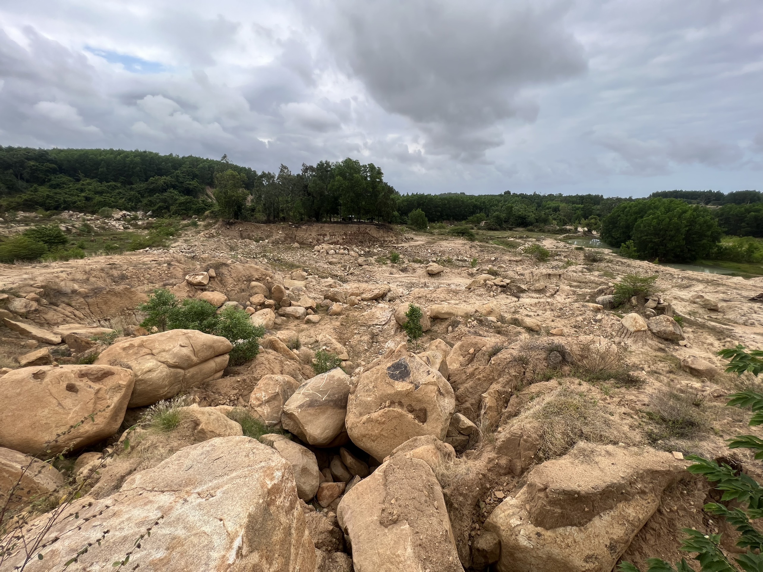 Xã Cam Thành Nam: : Nỗ lực ngăn chặn khai thác khoáng sản trái phép ở Suối Lách