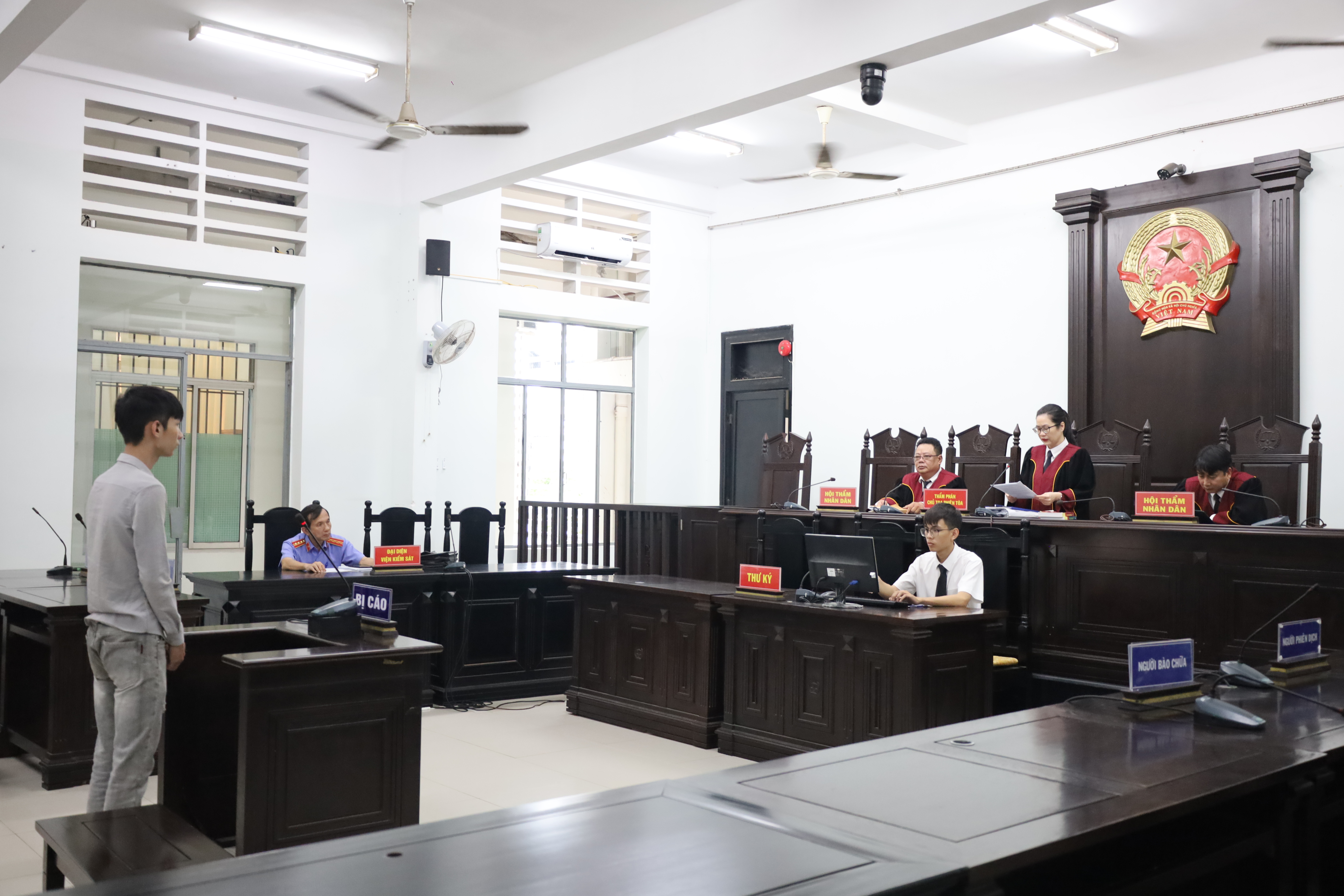 Không giảm án cho bị cáo gây rối trật tự công cộng