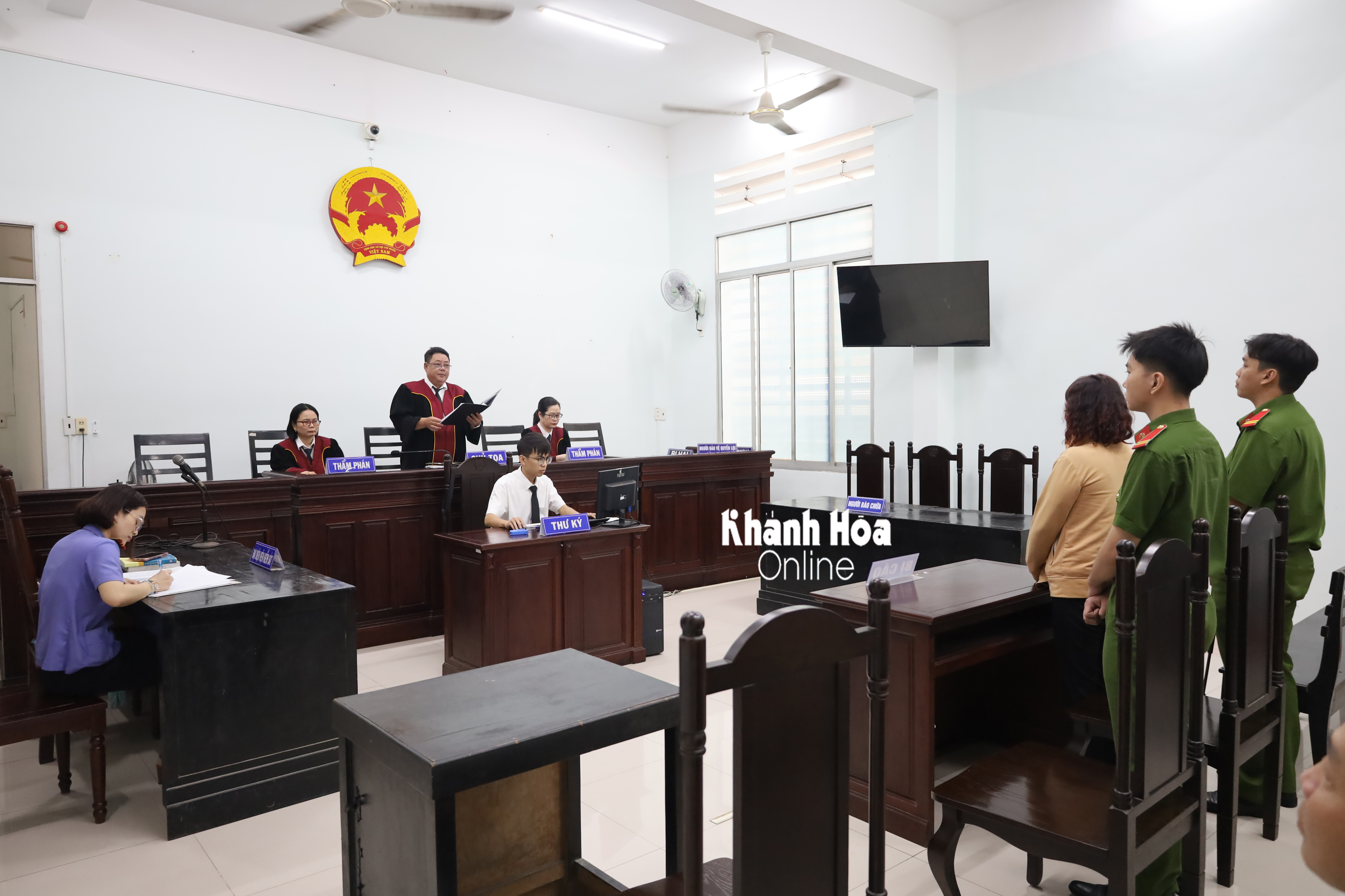 Vào tù vì lừa “chạy án”